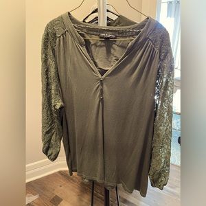 Lace sleeved Blouse